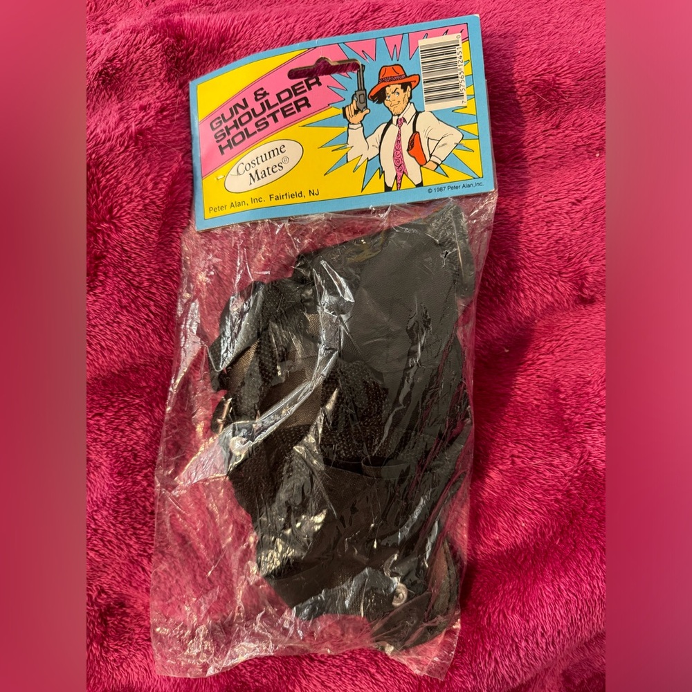 Vintage NWT faux gun and shoulder holster.